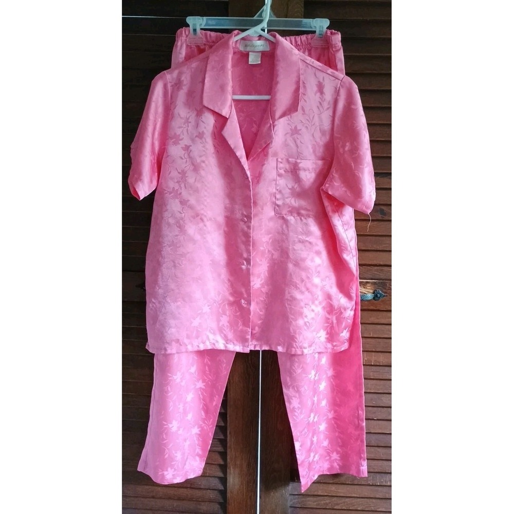 Whispers Pink Pajamas Size Medium Covered Button Sleepwear Granny Core Vintage
